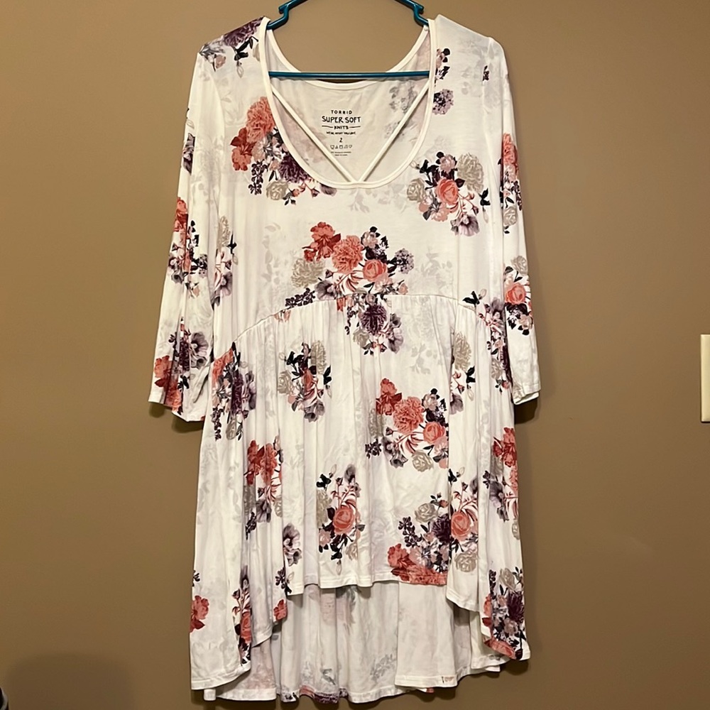Torrid Floral super soft knit top, size 2